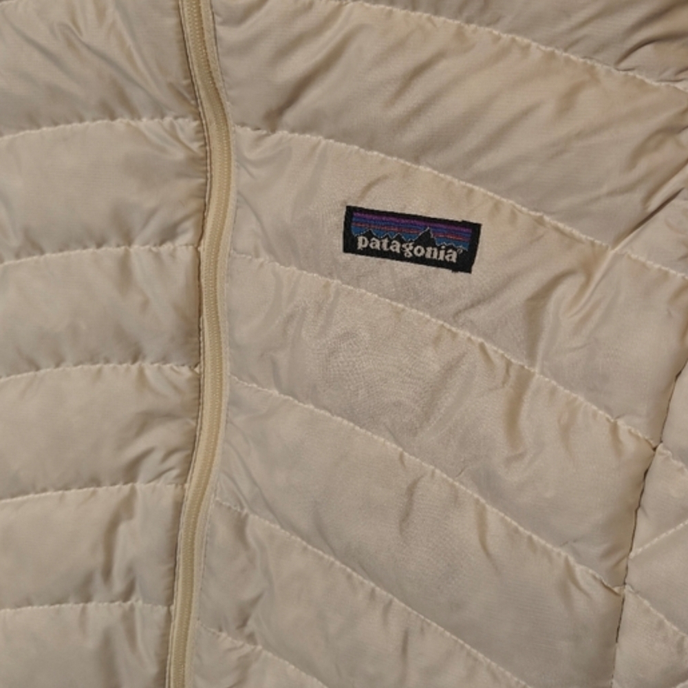 Patagonia White Goose Down Vest - Picture 2 of 7